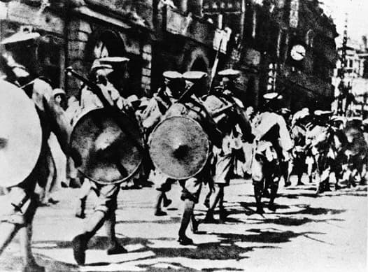 1927年北伐时期国民革命军接管位于汉口的英国租界 