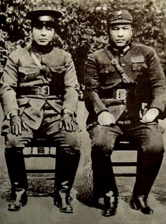 西安事变前（1936年1月）的张学良和杨虎城