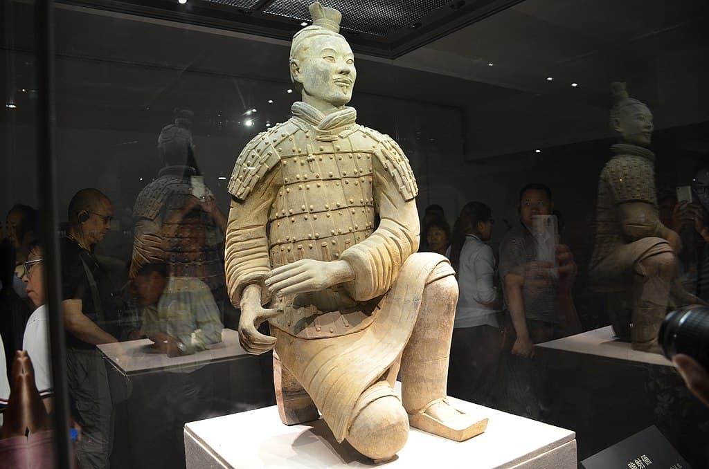 跪射俑